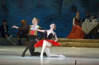 DNEPROPETROVSK, UKRAINE - FEBRUARY 8: Dnepropetrovsk Devlet Opera ve Bale Tiyatrosu üyeleri DON QUIXOTE 'yi 8 Şubat 2014' te Dnepropetrovsk, Ukrayna 'da sahneledi