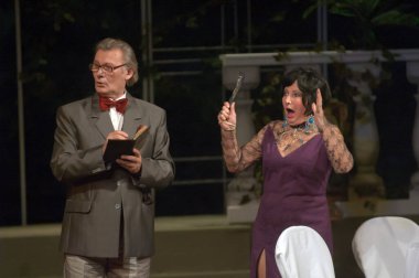 DNEPROPETROVSK, UKRAINE - NOVEMBER 1: Dnepropetrovsk Devlet Tiyatrosu üyeleri 1 Kasım 2013 tarihinde Ukrayna 'nın Dnepropetrovsk kentinde SAVAGE' ı sahneledi.