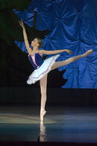 Dnepropetrovsk Ucrania Enero Ksenia Rusin Años Realiza Perlas Ballet Teatro —  Fotos de Stock