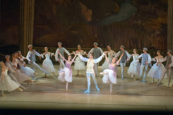 Dnepropetrovsk Ukraine April Swan Lake Ballet Uitgevoerd Door Dnepropetrovsk Opera — Stockfoto