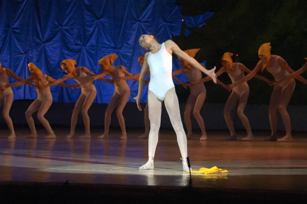 Dnepropetrovsk Ukraine Styczeń Niezidentyfikowane Dziewczyny Wieku Lat Wykonują Perły Baletowe — Zdjęcie stockowe