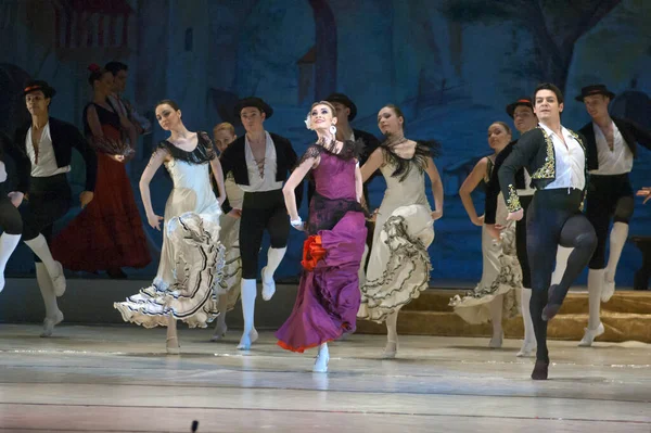Dnepropetrovsk Ukraine Luty Członkowie Dniepropietrowsk Państwowego Teatru Opery Baletu Wykonać — Zdjęcie stockowe