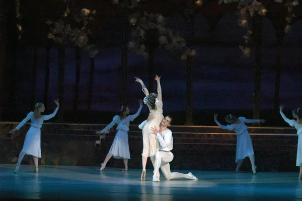 Dnepropetrovsk Ukrajna November Dnyipropetrovszki Állami Opera Balett Színház Tagjai Előadják — Stock Fotó