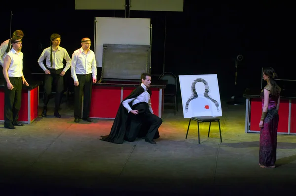 Dnipropetrovsk Ukraine March Members Dnepropetrovsk Youth Theatre Verim Perform Raven — 스톡 사진