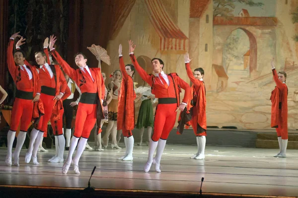 Dnepropetrovsk Ukraine Februari Leden Van Dnepropetrovsk Staatsopera Ballet Theater Treden — Stockfoto