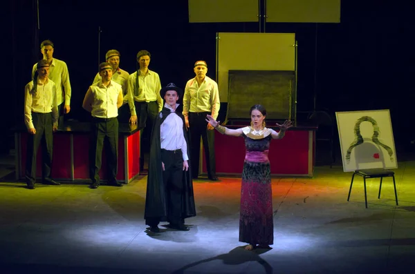 Dnipropetrovsk Ukraine March Members Dnepropetrovsk Youth Theatre Verim Perform Raven — 스톡 사진