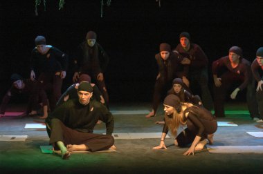 DNIPROPETROVSK, UKRAINE - 20 HAZİRAN: Dnepropetrovsk Gençlik Tiyatrosu Verim üyeleri 20 Ocak 2013 'te Ukrayna' nın Dnipropetrovsk kentinde 