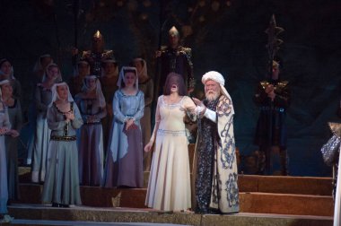 DNIPROPETROVSK, UKRAINE SEPTEMBER 26: Dnepropetrovsk Devlet Opera ve Bale Tiyatrosu üyeleri IOLANTA 'yı 26 Eylül 2013' te Ukrayna 'nın Dnipropetrovsk kentinde sahneledi.