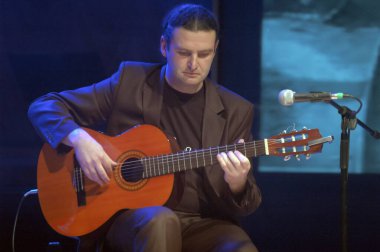 DNIPROPETROVSK, UKRAINE - 29 Kasım 2013 'te Dnipropetrovsk, Ukrayna' da DIALOG Üyeleri ve Filarmoni Orkestrası üyeleri