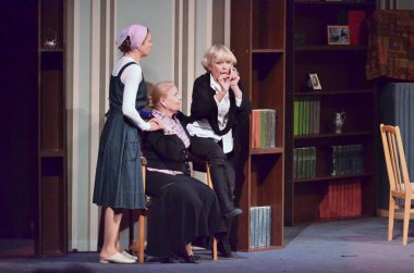 DNIPROPETROVSK, UKRAINE - SEPTEMBER 28: Ünlü Ukraynalı sanatçılar Jean-Marie Chevret tarafından 28 Eylül 2014 tarihinde Dnipropetrovsk, Ukrayna 'da Devlet Rus Tiyatrosu' nda sahnelendi.