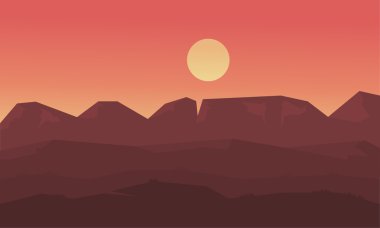 Mounatin ve hill siluet günbatımında manzara