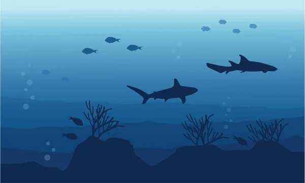 Silhouet van vis op oceaan landschap — Stockvector