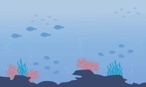 Silueta de paisaje submarino con peces y arrecifes — Vector de stock