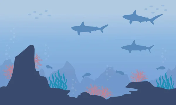 Silhouet van onderwater met haai en rif — Stockvector