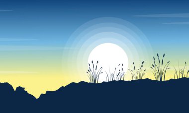 Tepenin çimlere sabah sahne siluet