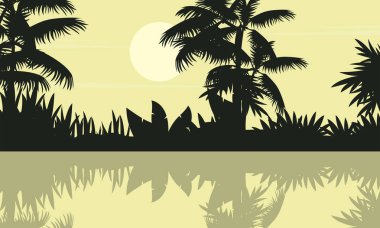 Orman sahne gölde ağacıyla silüeti