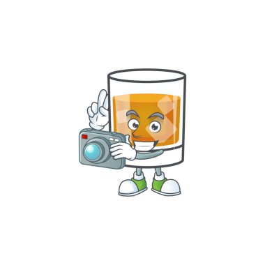 Beyaz arka planda karakter fotoğrafçısı olan viski.