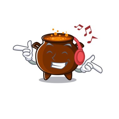 Karakter şeklindeki müzik kazanı oyuncağını dinlerken