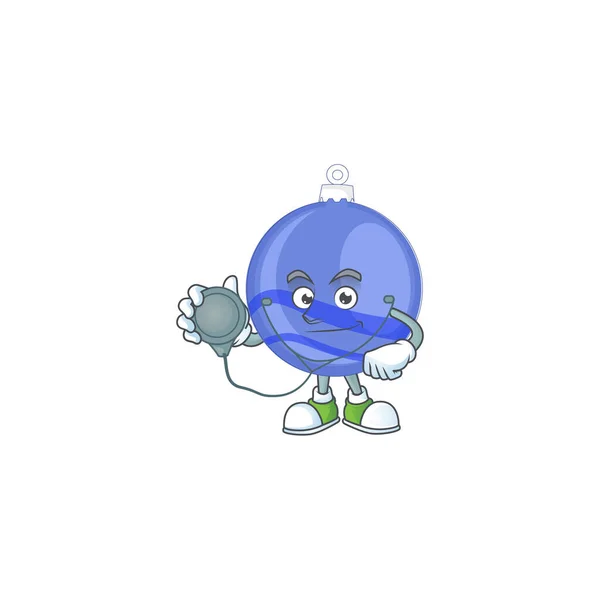 Dibujos animados bola azul de Navidad con médico mascota — Vector de stock