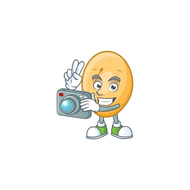 Kameralı akıllı fotoğrafçı patates çizgi film maskotu.