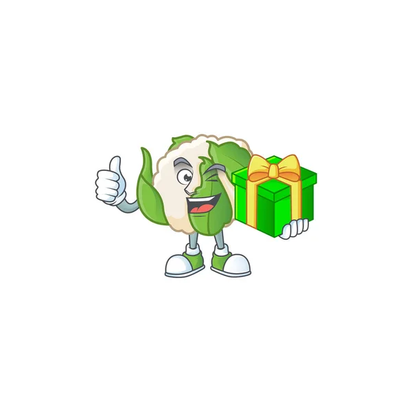 Personaje de dibujos animados de coliflor feliz con caja de regalo — Vector de stock