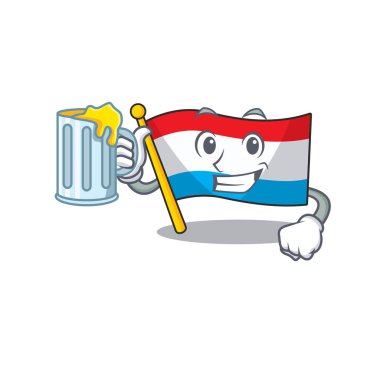 Lüks bir bayrak meyve suyuyla dolu bir bardak tutuyor.