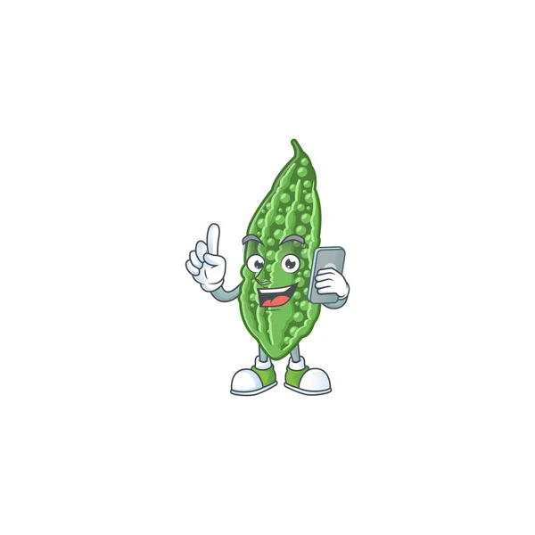 Diseño de la mascota de melón amargo hablando por teléfono — Vector de stock