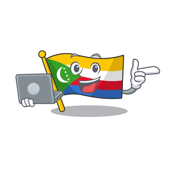 Buon sorriso bandiera Comore personaggio dei cartoni animati che lavorano con il computer portatile — Vettoriale Stock
