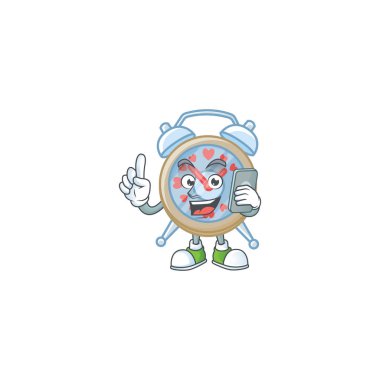 Saat aşkının şirin tasarımı telefonda konuşuyor.