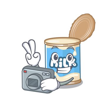 Havalı Fotoğrafçı bir kamera ile konsantre süt karakteri