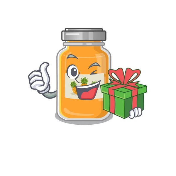 Smiley pineapple jam character with gift box — Stock Vector