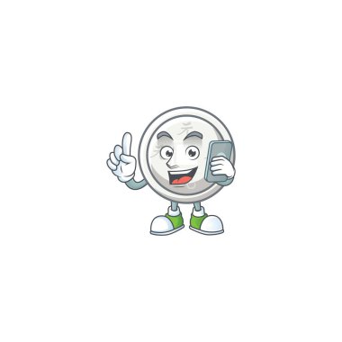 Çin gümüş sikkesinin şirin tasarımı telefonda konuşuyor.