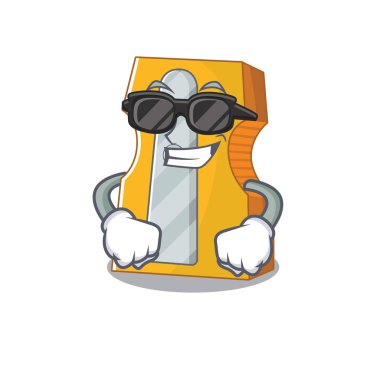 Süper havalı kalem açacağı karakteri siyah gözlük takıyor.