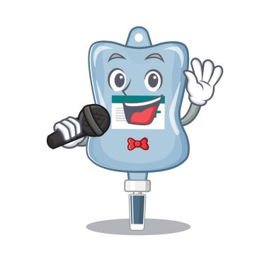 Mikrofonda şarkı söyleyen mutlu serum torbası.