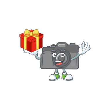 Bir kutu hediye ile dijital kameranın çizgi film karakteri