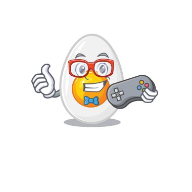 Gülen oyuncu yumurta karikatürü maskot stili kaynattı.