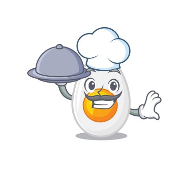 Tepside yemek servisi yapan bir aşçı olarak haşlanmış yumurta resmi.