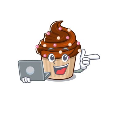 Dizüstü bilgisayarla çalışan havalı bir çikolatalı kek karakteri. Vektör illüstrasyonu