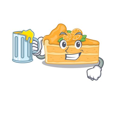 Neşeli cheesecake turuncu maskot tasarımı ve bir bardak bira.