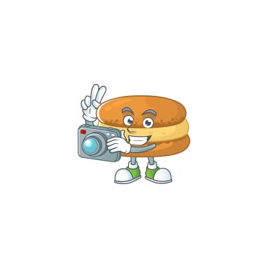 Çikolatalı kurabiye maskot tasarımı profesyonel bir fotoğrafçı ve kamera.