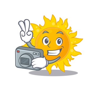 Kamerayla çalışan profesyonel bir fotoğrafçı olarak yaz güneşi maskotu tasarımı. Vektör illüstrasyonu
