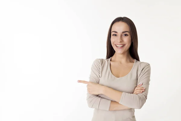 Mädchen zeigt leeren Kopierraum — Stockfoto