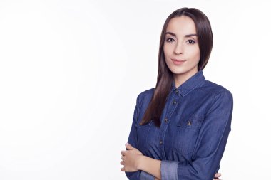 Mavi gömlekli kadın. 
