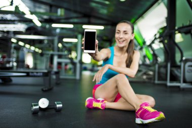 bağlantı noktaları kadın gösteren smartphone