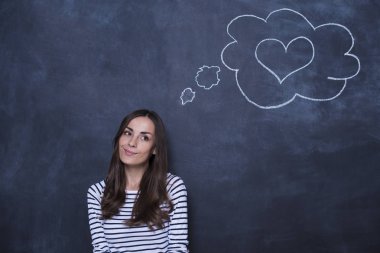 kadın kalbi olan kroki konuşma balonu