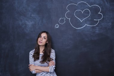 kadın kalbi olan kroki konuşma balonu