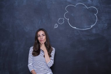 güzel bir kadınla boş konuşma balonu