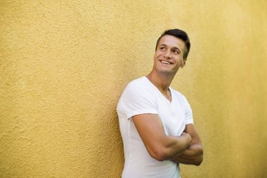 Açık genç adam portresi