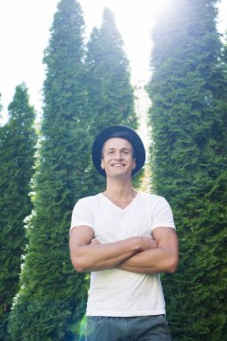 yakışıklı delikanlı