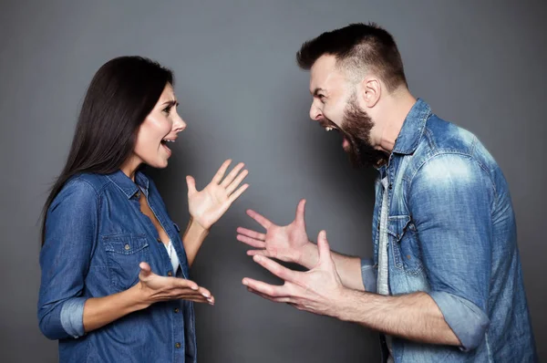 Problemas Parejas Enojado Frustrado Hombre Mujer Están Gritando Uno Otro — Foto de Stock